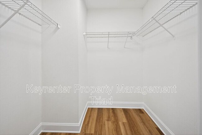 Building Photo - 1153 Hawick Dr