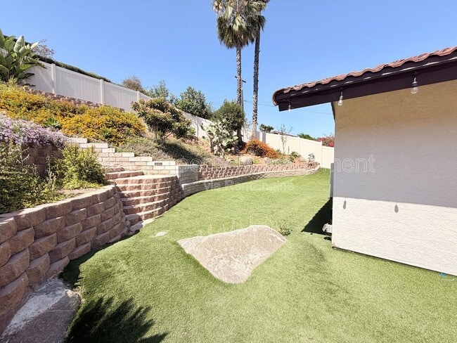 Building Photo - 410 Mira Loma Ln