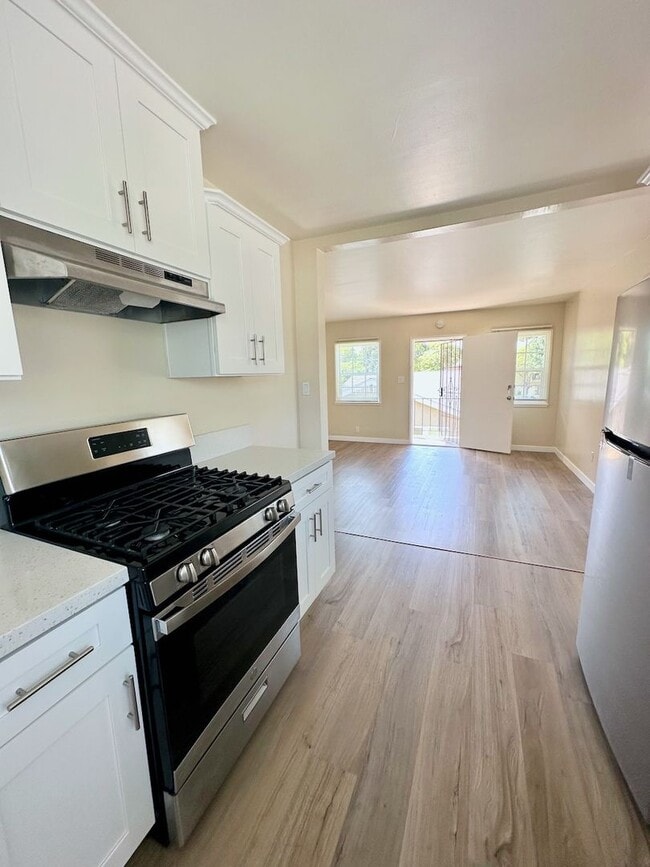 Building Photo - Cedar LB