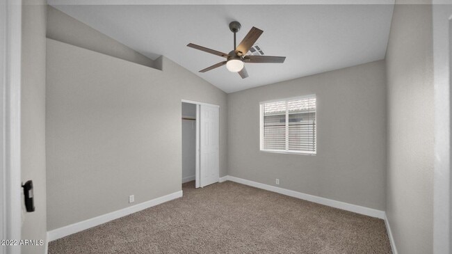 Building Photo - 5 bedroom 2 bath single level home in Peoria