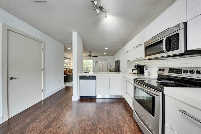 Building Photo - 1101 Grove Blvd