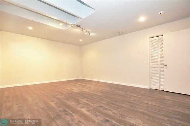 Building Photo - 10134 Boca Woods Ln