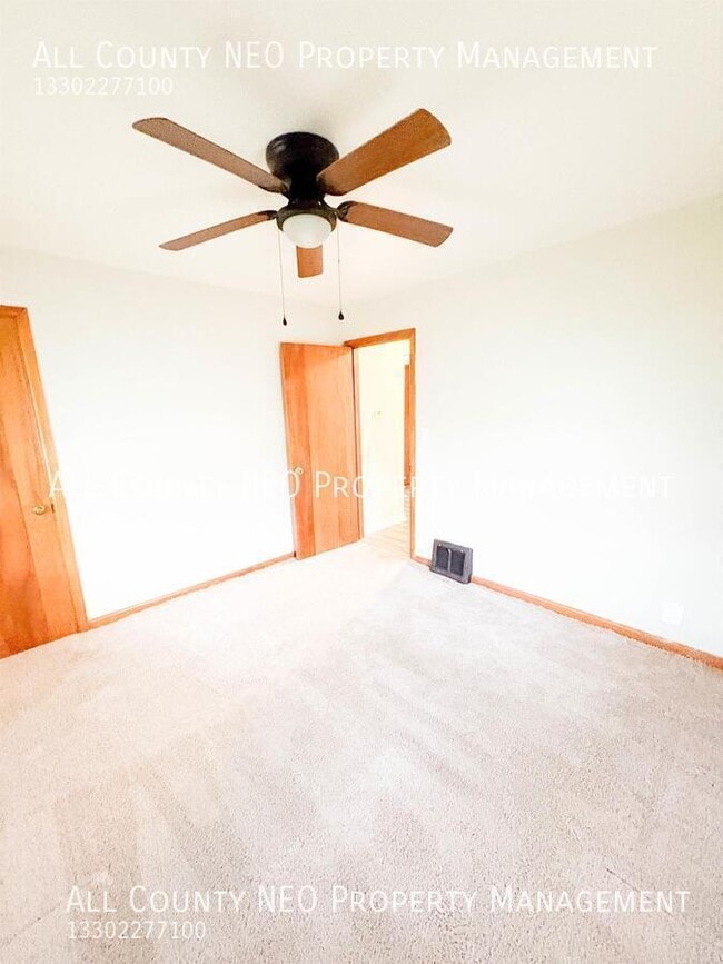 Building Photo - 106 Selden Ave