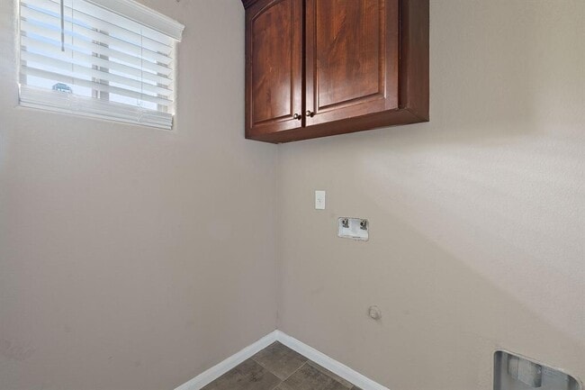 Building Photo - 134 Honopu Dr