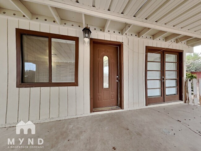 Building Photo - 1515 E Orange St