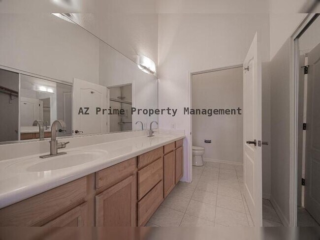 Building Photo - 4525 N 22nd St