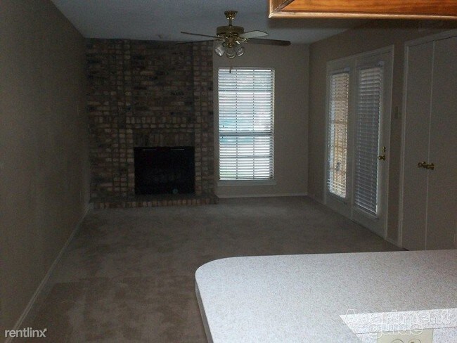 Building Photo - 15215 Berry Trl