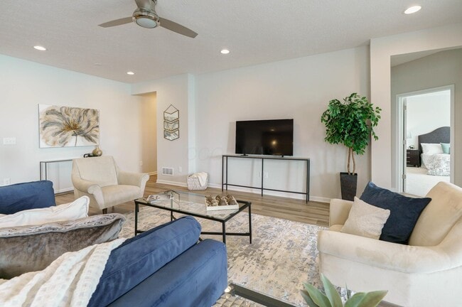 Building Photo - 8139 Wolf Path Dr