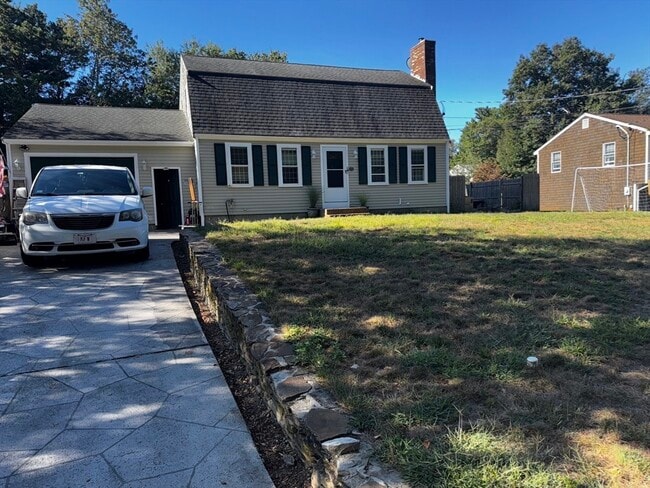 Building Photo - 6 Squire Way