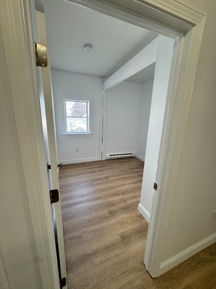 Building Photo - 294 Spruce St