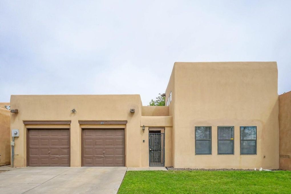 Building Photo - 609 Avenida Montoya NE