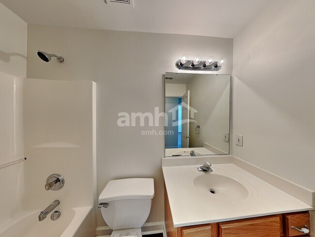 Building Photo - 512 Grantham Ln
