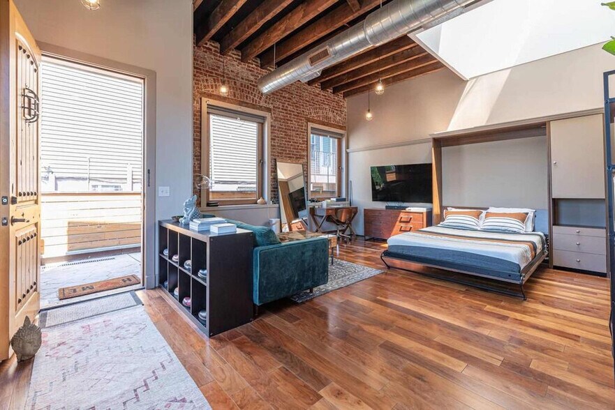 Building Photo - 621 14th St