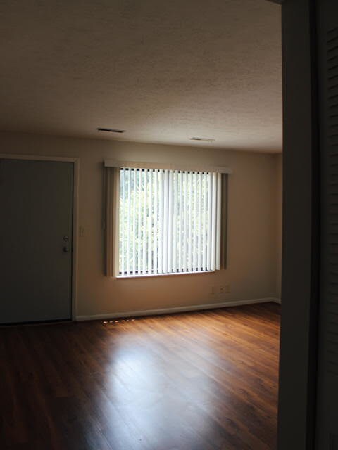 Building Photo - 1300 Brimfield Dr