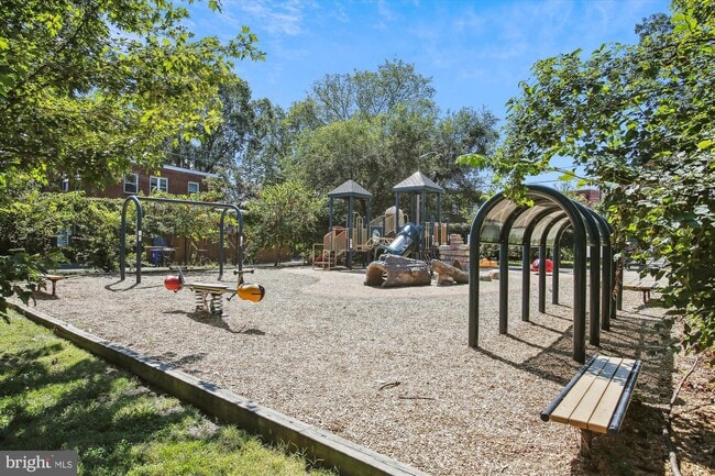 Building Photo - 127 Dale St