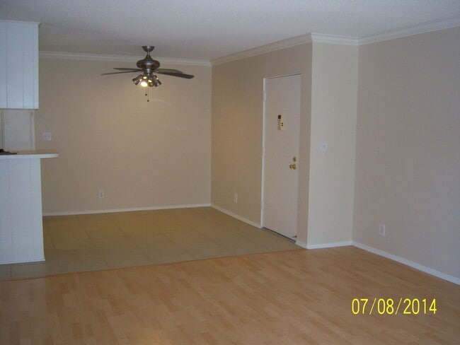 Building Photo - 1 Bed + 1 Bath + LARGE PRIVATE PATIO!