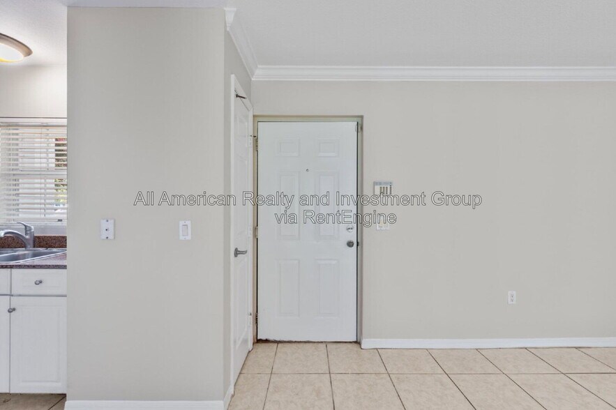 Building Photo - 4274 Calinda Ln