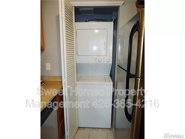 Building Photo - 12219 Bel-Red Road D102