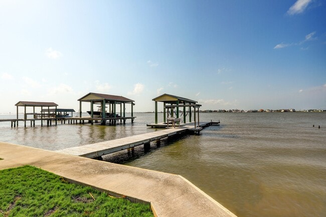 Building Photo - 9814 Airway Ln