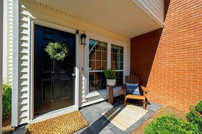 Building Photo - 820 Camelon Ct