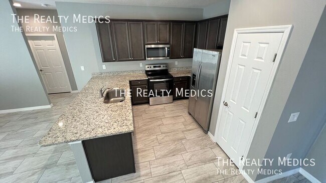 Building Photo - 1247 San Matio St