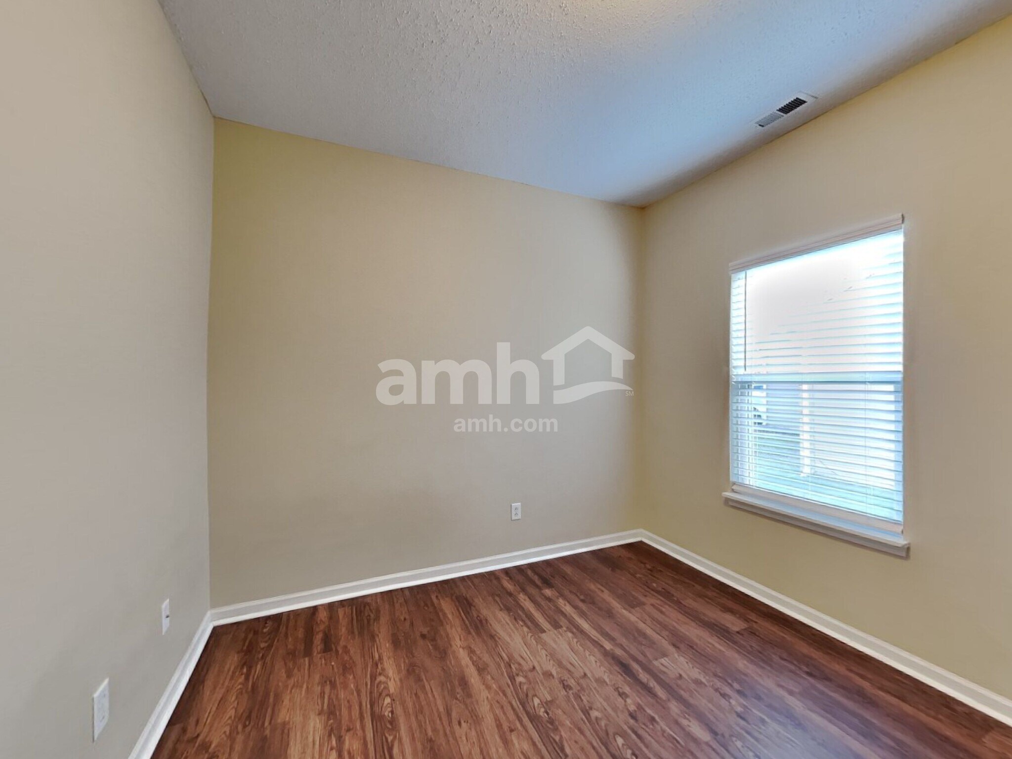 Building Photo - 9735 Thomas Ln