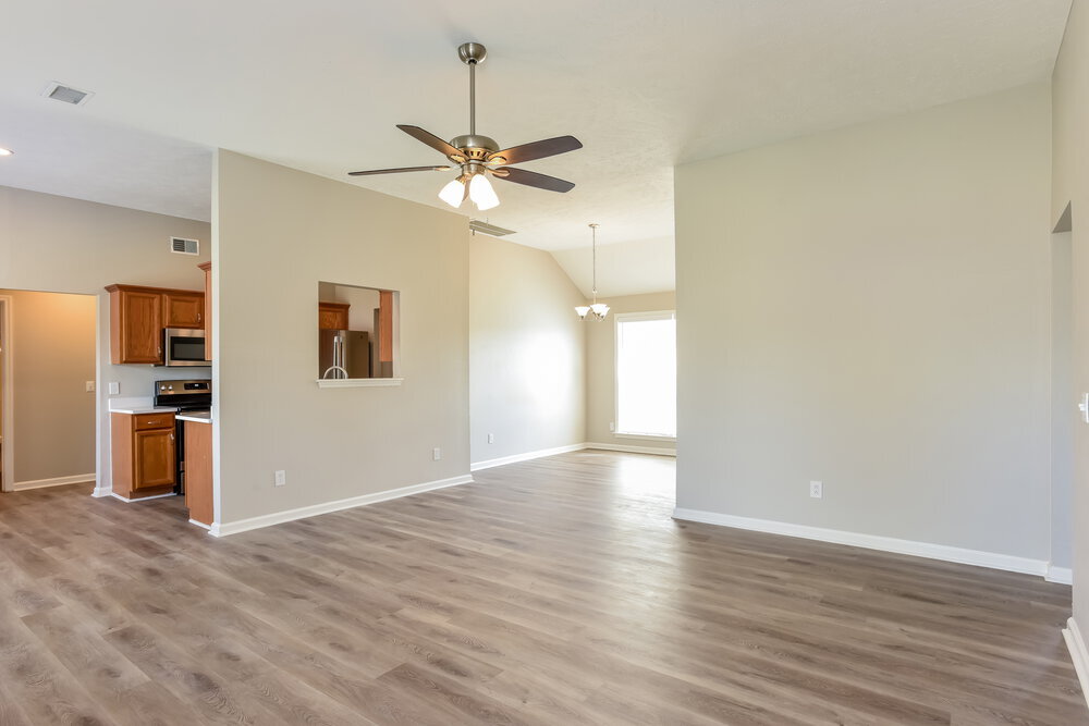 Building Photo - 416 Lake Forest Dr