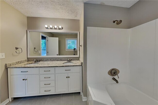 Building Photo - 3702 Pine Brook Dr