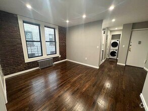 Building Photo - 2 bedroom in BRONX NY 10453