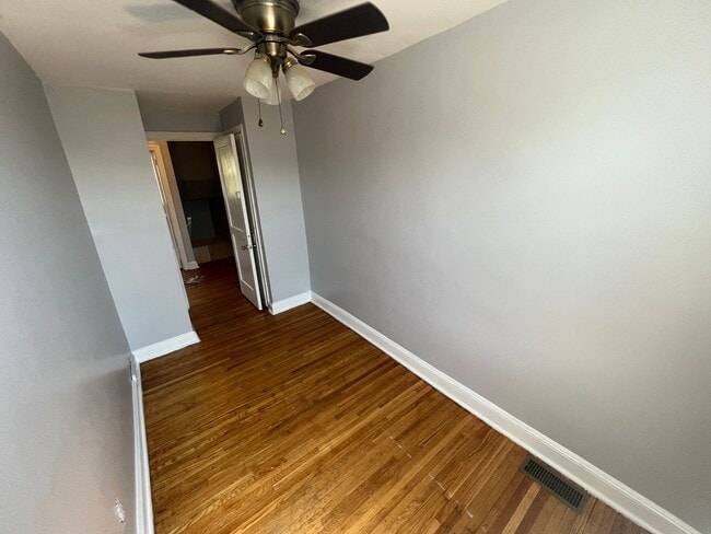 Building Photo - Charming Modern 3 Bedroom w/ Washer & Dryer & Optional 4th Bedroom in Basement | Overbrook