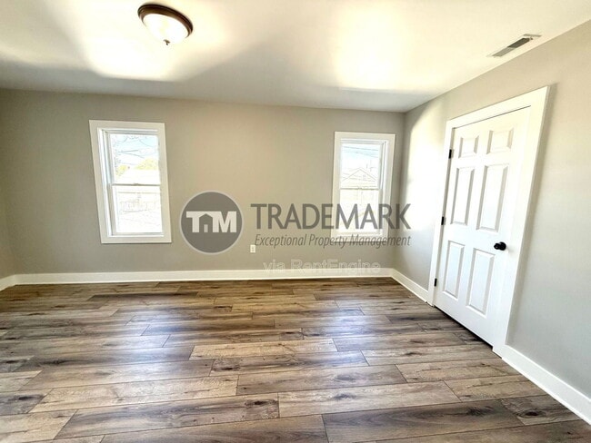 Building Photo - 42 N State St