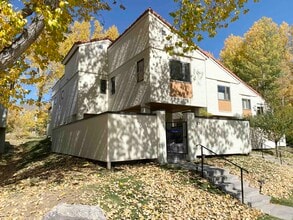 Building Photo - 260 Buckboard Rd