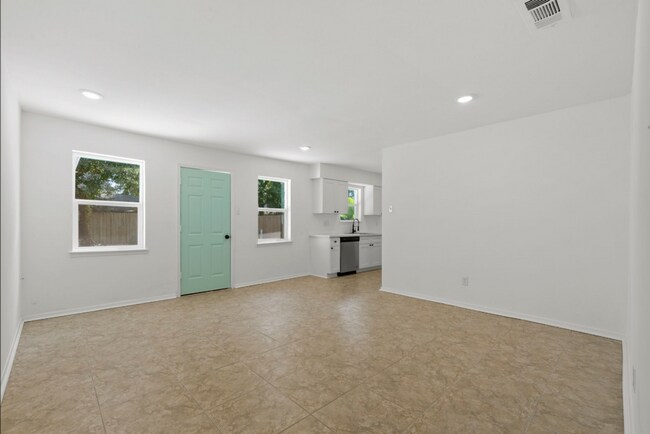 Building Photo - BEAUTIFUL HOME IN HOUSTON. MOVE IN READY!.