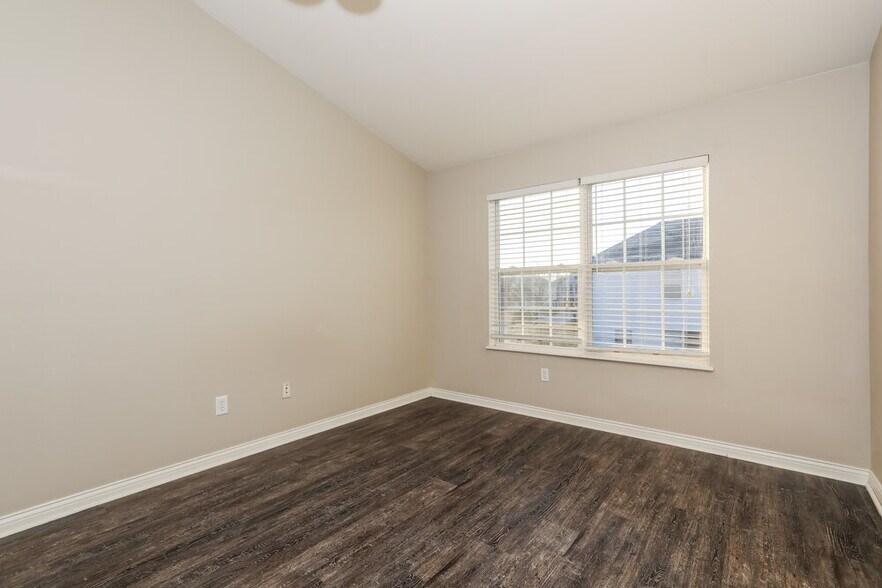 Building Photo - 6379 McKee Dr