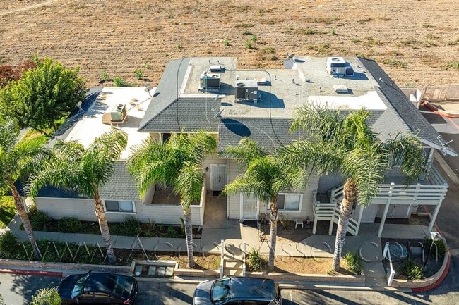 Building Photo - Spacious 2 Bed/2 Bath Home with Private Pa...