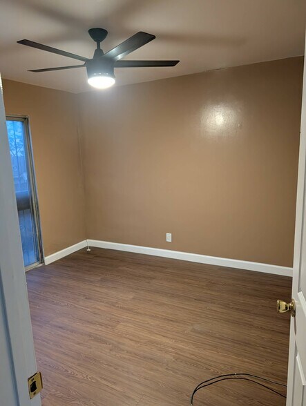 Building Photo - 704 Oakford Dr