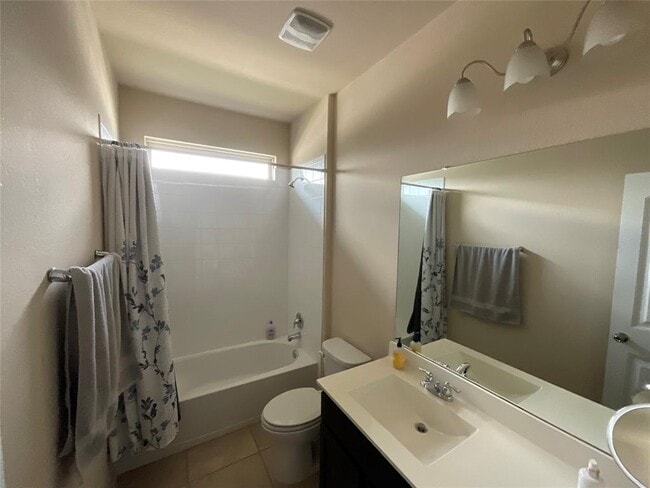 Building Photo - 2449 Lyla Ln