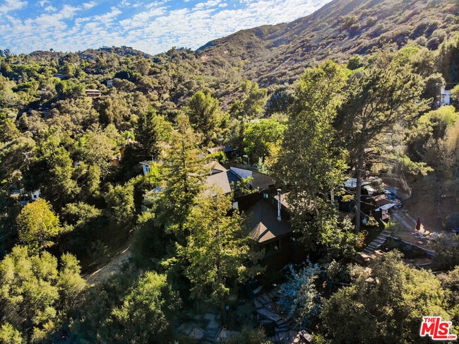 Building Photo - 730 Basin Dr