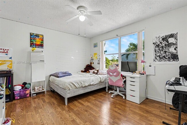 Building Photo - 17367 SW 20th Ct