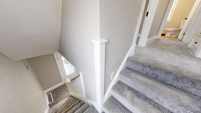 Building Photo - Old Brooklyn Area - 3 Bedroom Single Famil...