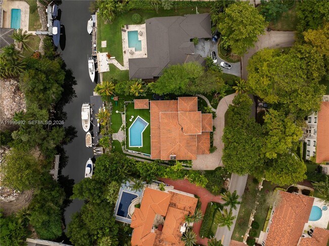 Building Photo - 7125 Los Pinos Blvd