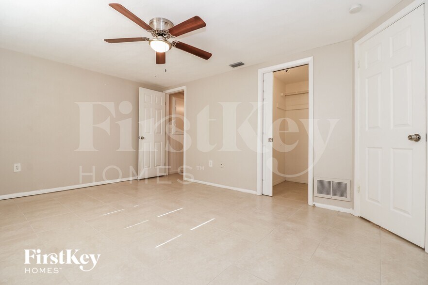 Building Photo - 7701 Birchwood Dr