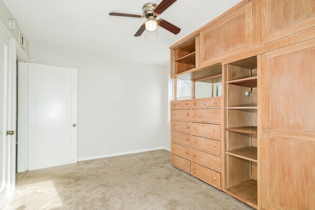 Building Photo - Fantastic 2bd/1ba home! Coming soon!