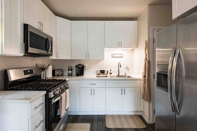 Building Photo - 910 S Lincoln Ave