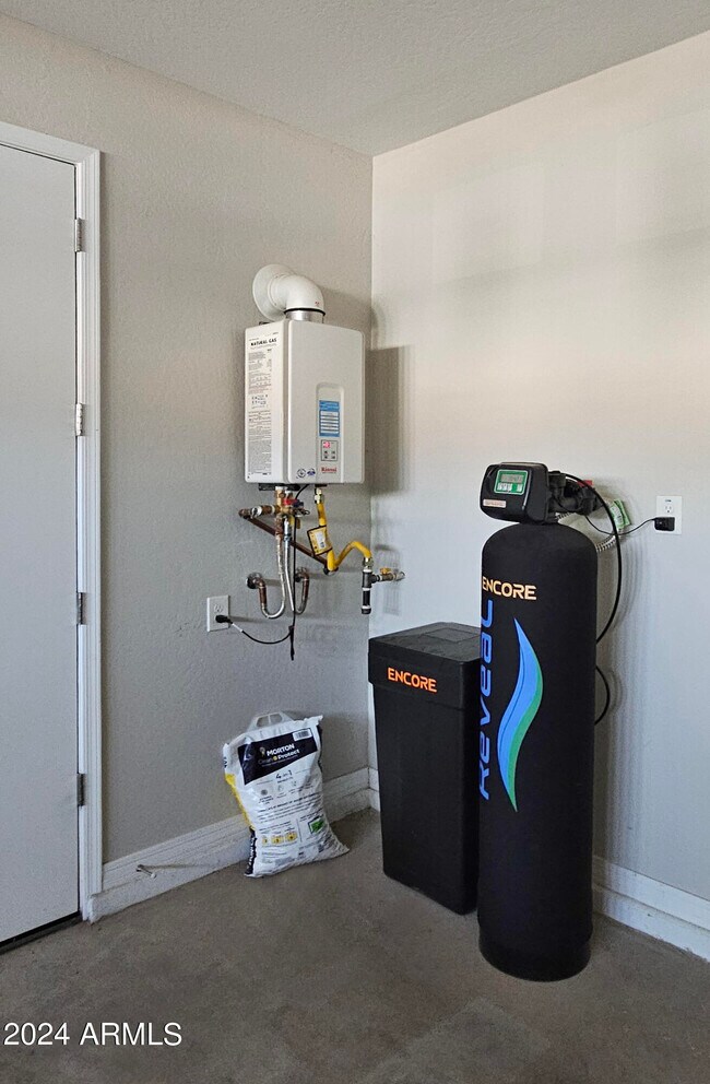 Building Photo - 4536 N 93rd Dr