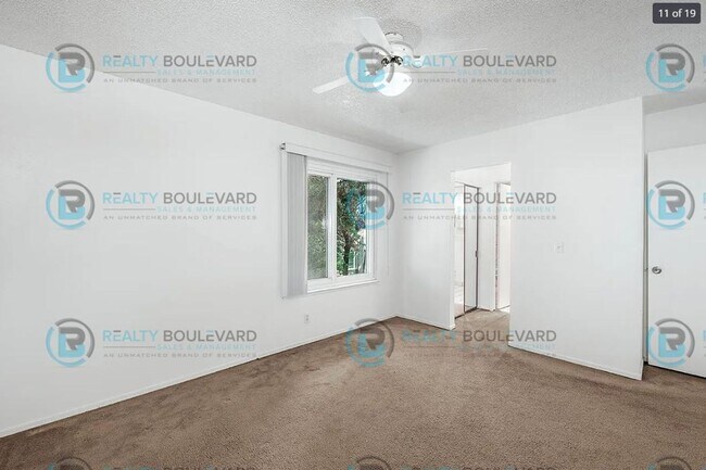 Building Photo - This stunning two-bedroom, two-bathroom to...