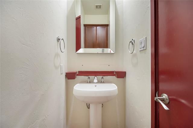 Building Photo - 1016 Liberty St