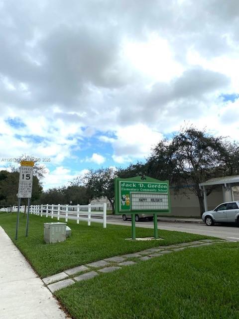 Building Photo - 14962 SW 143rd Ct