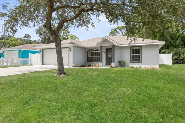 Building Photo - 884 Winchester St