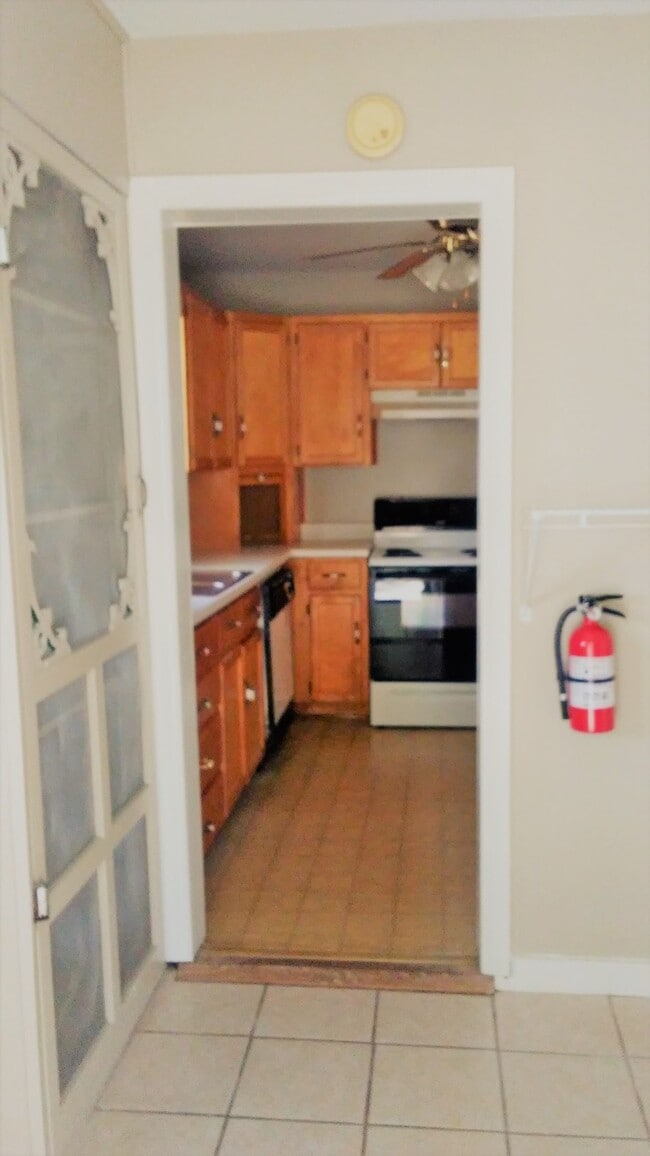 Building Photo - 15585 TX-36